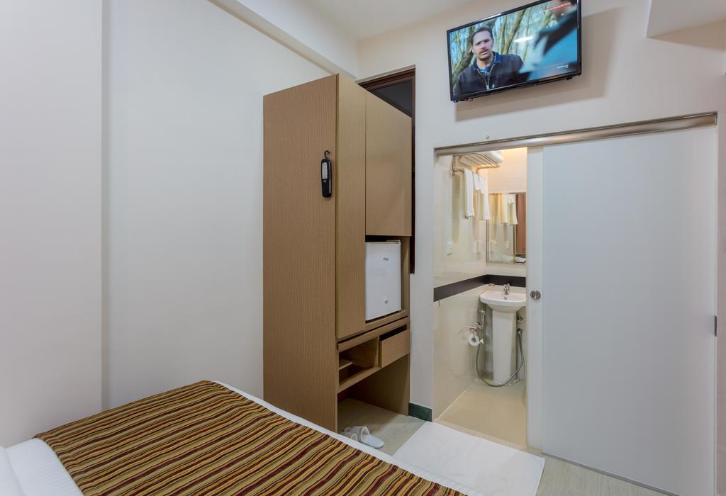 Novina Hotel Male Exterior photo
