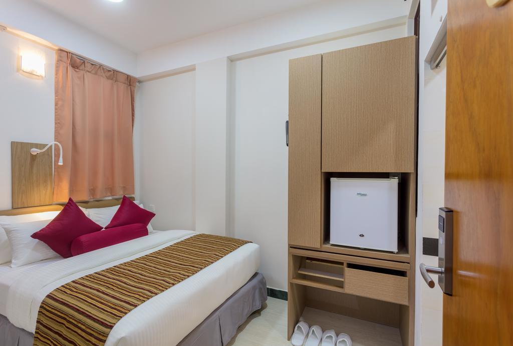 Novina Hotel Male Exterior photo