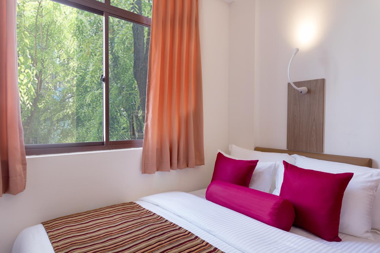 Novina Hotel Male Exterior photo